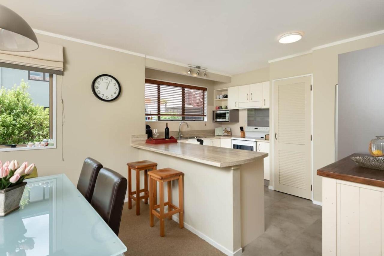 Golfers Delight In Quiet Cul De Sac Mount Maunganui Exterior photo